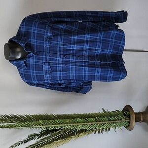 Old Navy Regular fit blue and black plaid flannel long sleeve shirt